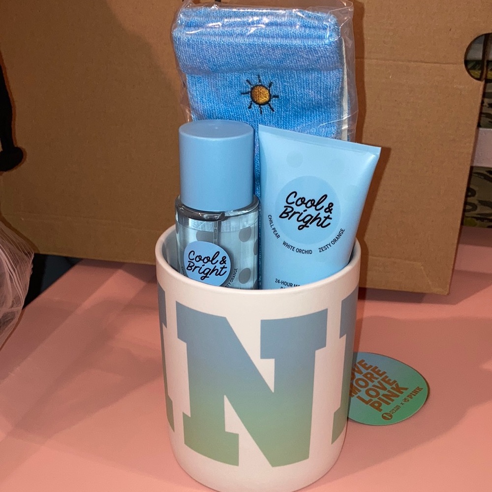 Cool and Bright Gift Mug Set